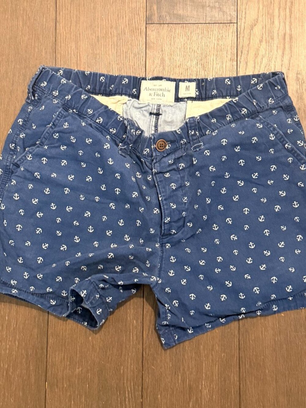 Men's Abercrombie 3" inseam shorts - Size Medium